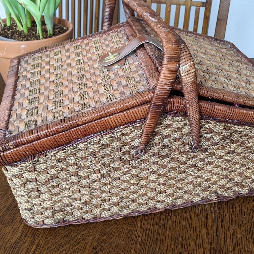 Picnic basket
